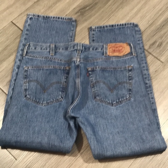 Levi’s 501 Preshrunk Light Wash Straight Leg Jeans         Size 38x32 - Picture 5 of 10